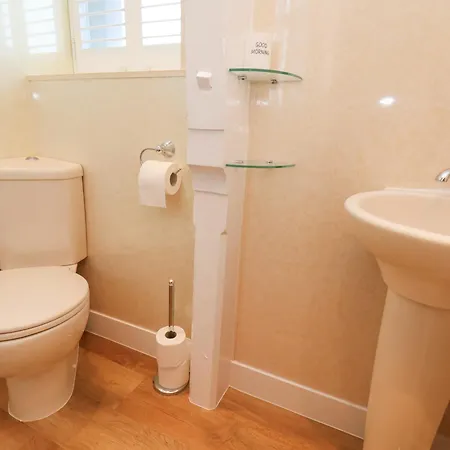 Дом отдыха Maypole *