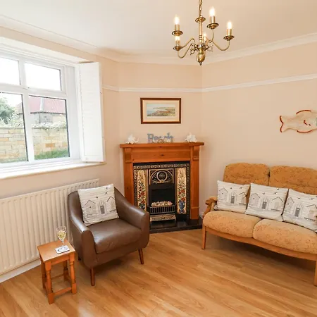 Maypole Дом отдыха *