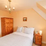 بيت للعطل Maypole ويتبي