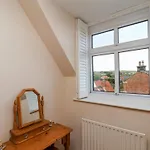 Maypole * ويتبي