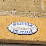 بيت للعطل Maypole