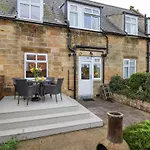 بيت للعطل Maypole